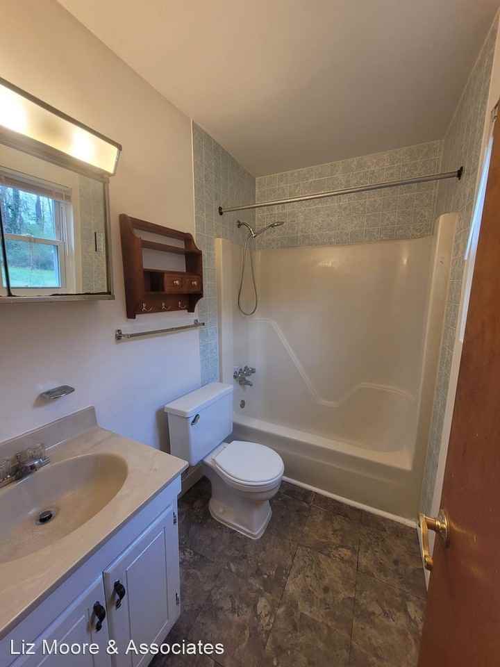 7080 Margaret Dr - Photo 3 of 13