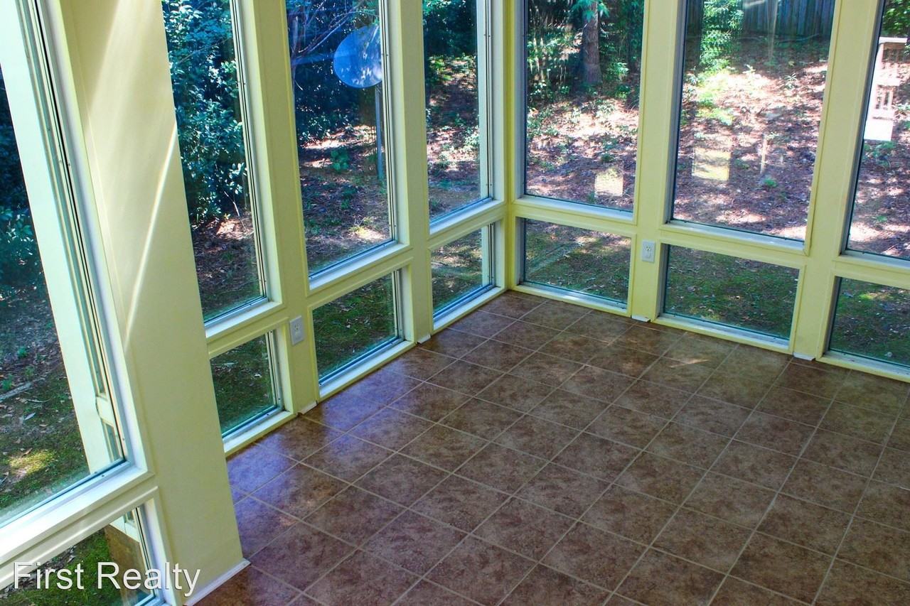 667 Kalypso Cir - Photo 3 of 17