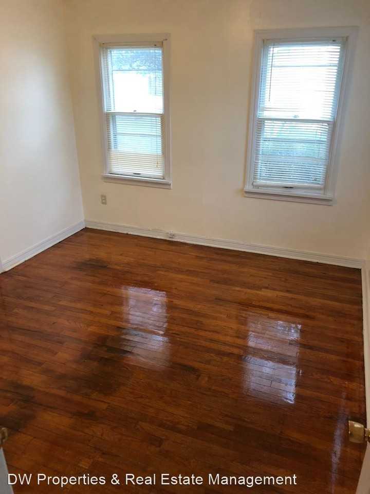 1702 7th Ave - Photo 2 of 5