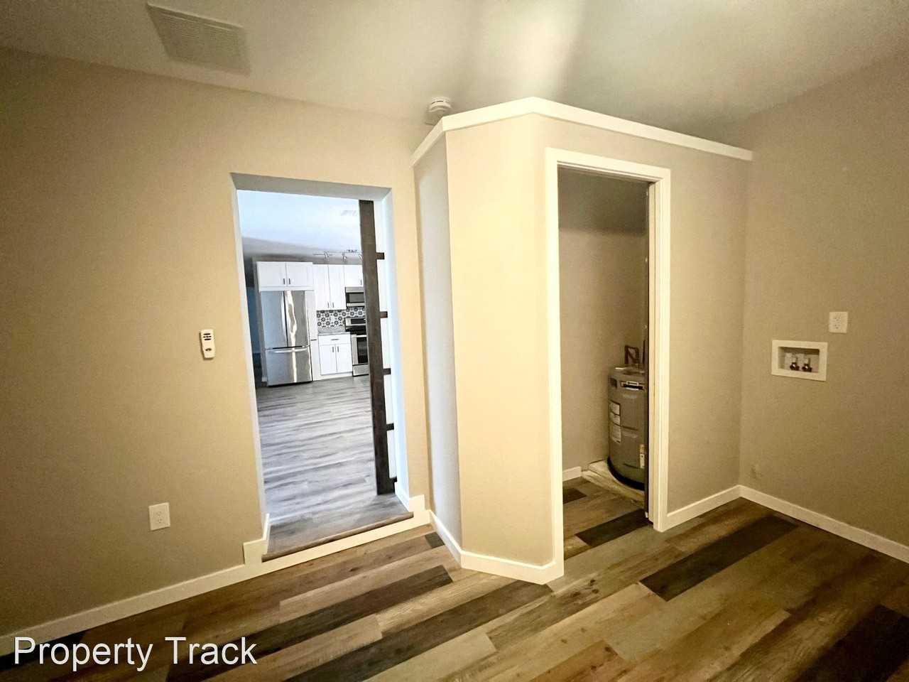 3201 Jackson St N - Photo 3 of 50