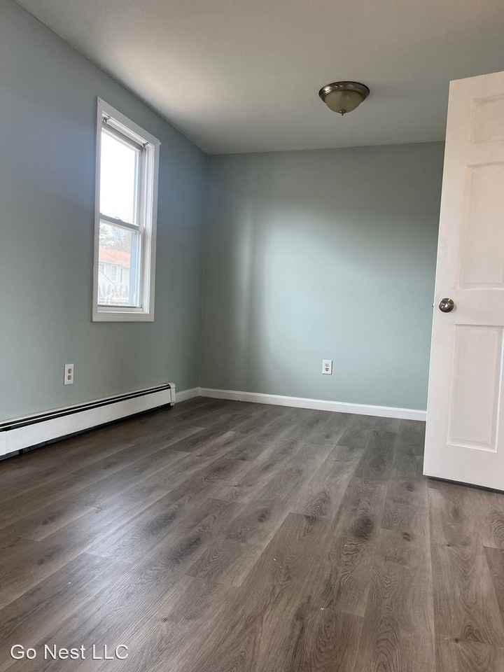 Grove St - Photo 3 of 7