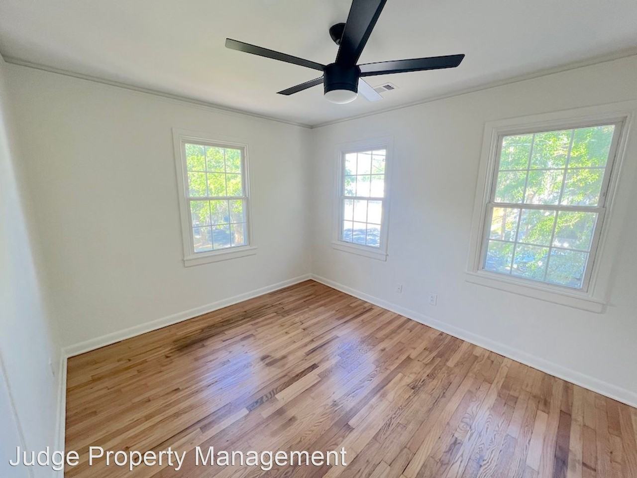 3204 Waters Ave - Photo 3 of 5
