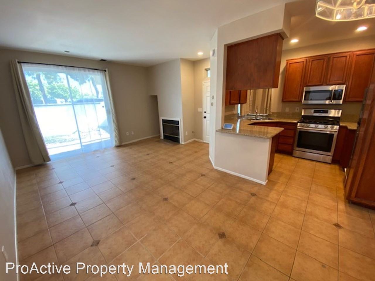2338 Huntington Dr - Photo 2 of 16