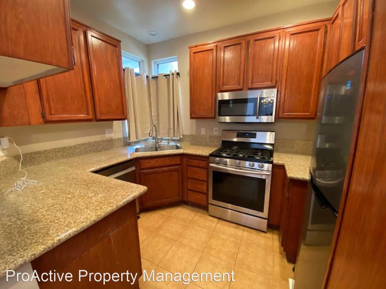 2338 Huntington Dr - Photo 3 of 16