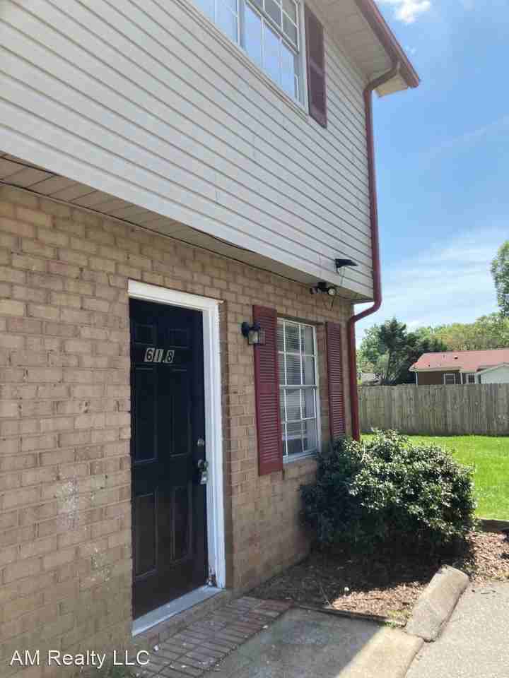 618 Elaine St - Photo 2 of 9