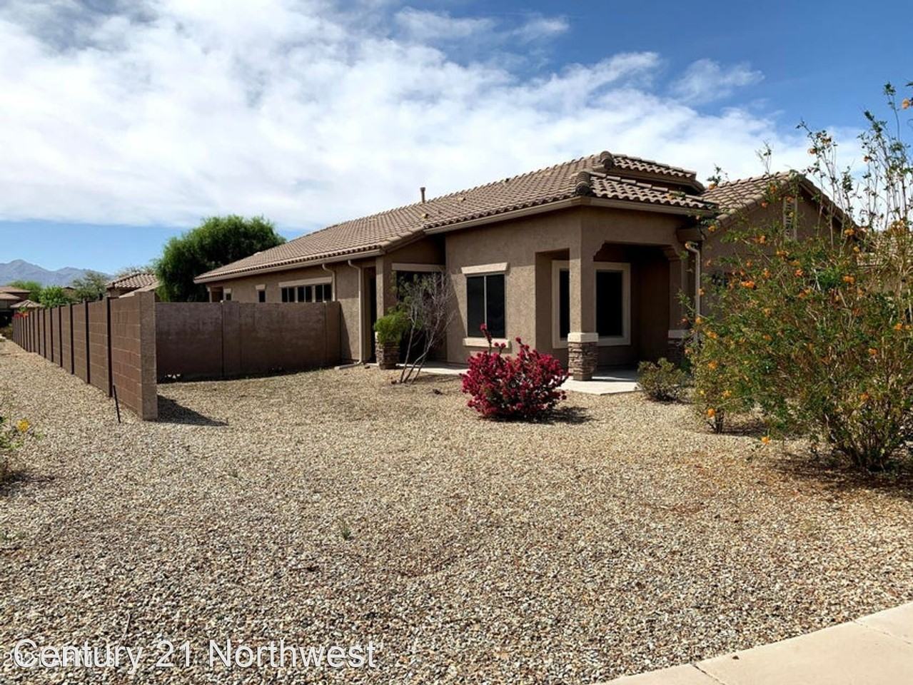 10027 W Luxton Ln - Photo 2 of 29
