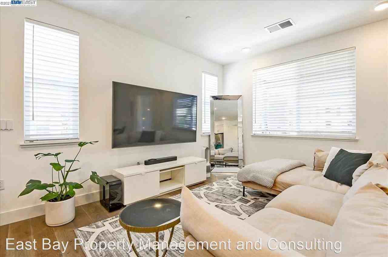 399 Rhythm Ln - Photo 3 of 14