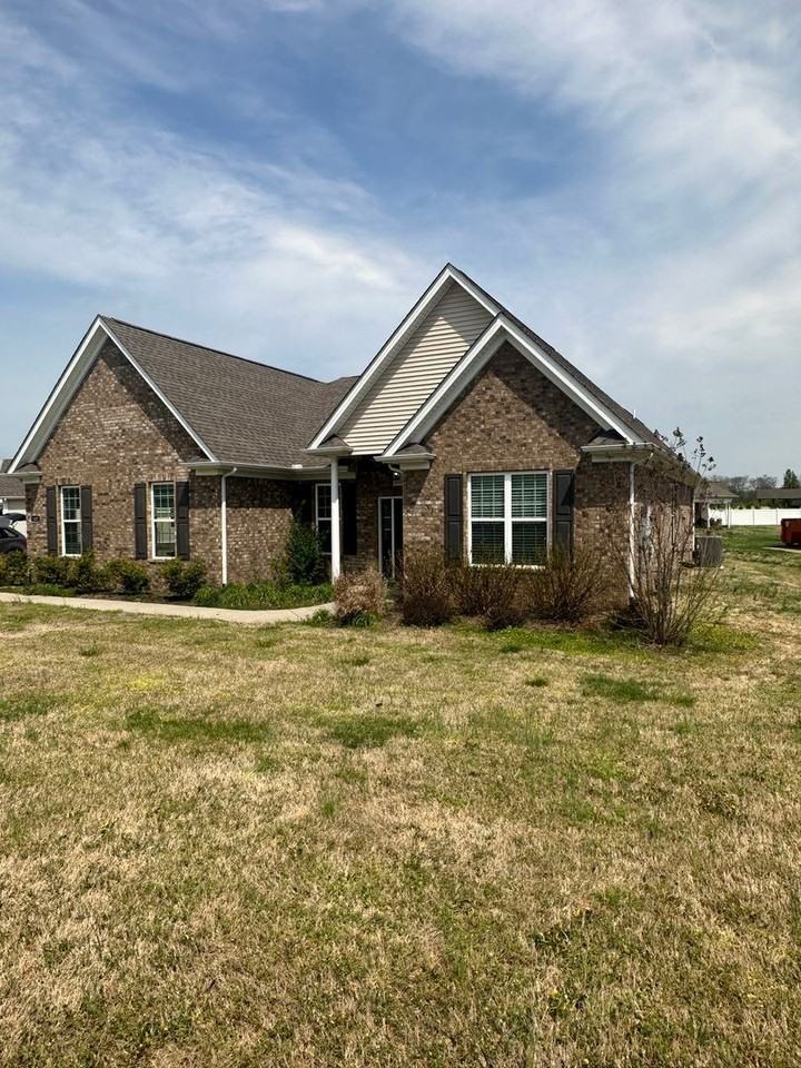 102 Pacific Ave - Photo 2 of 42