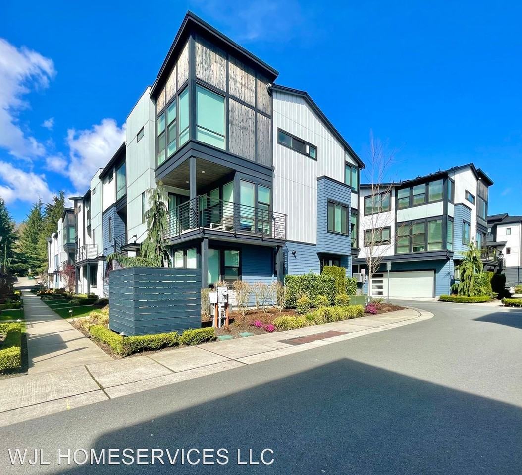 9627 Ne 182nd Pl #C - Photo 2 of 24