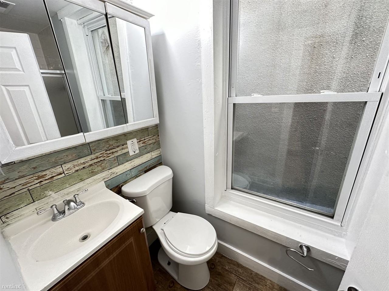 100 S Wolfe St - Photo 3 of 10