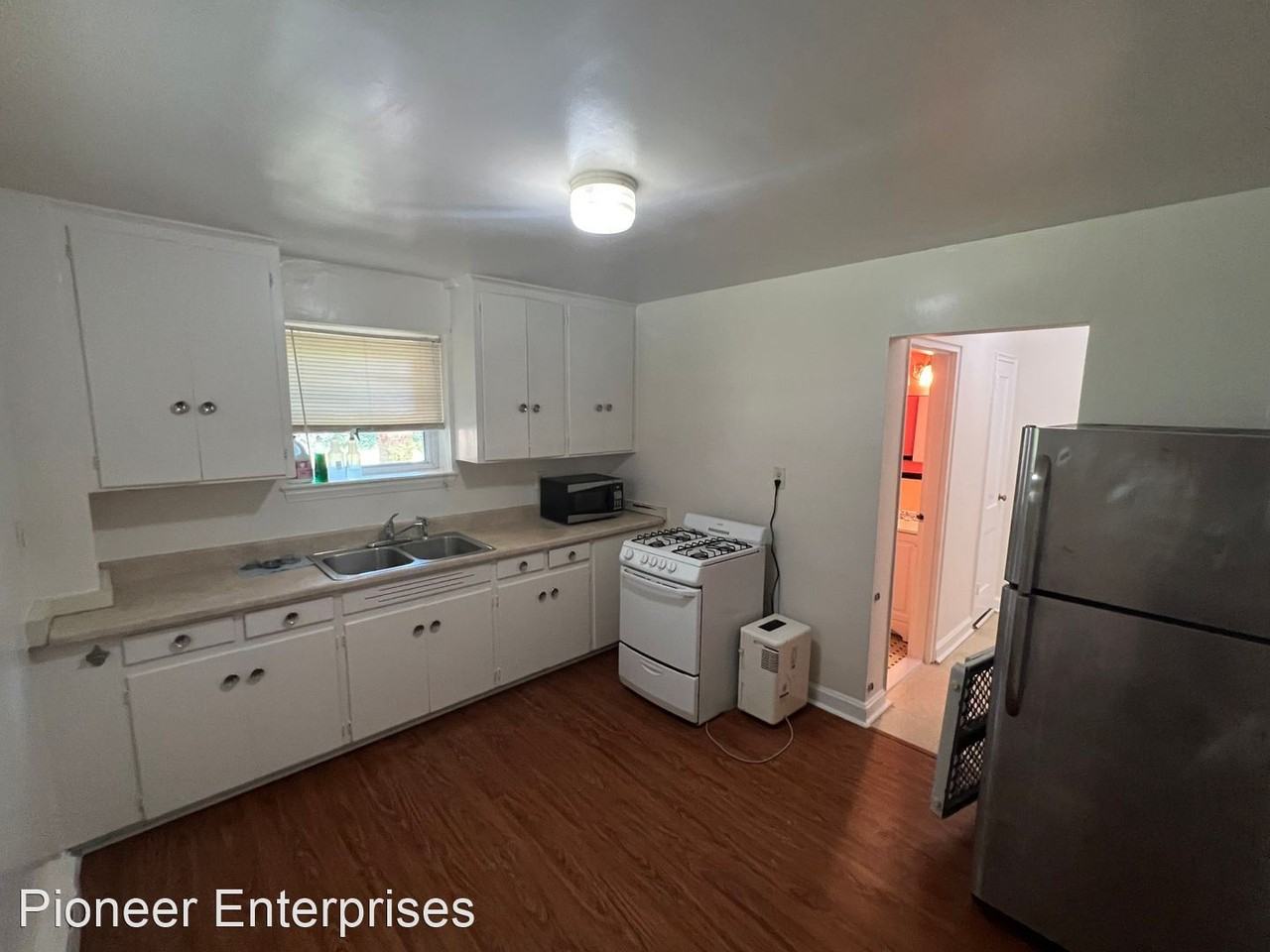 8201 Houston Ct - Photo 3 of 11