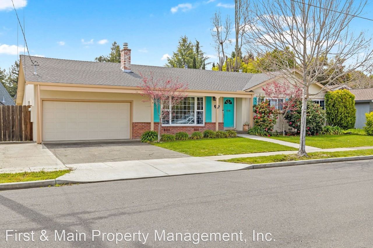 2121 Waverly St - Photo 2 of 44