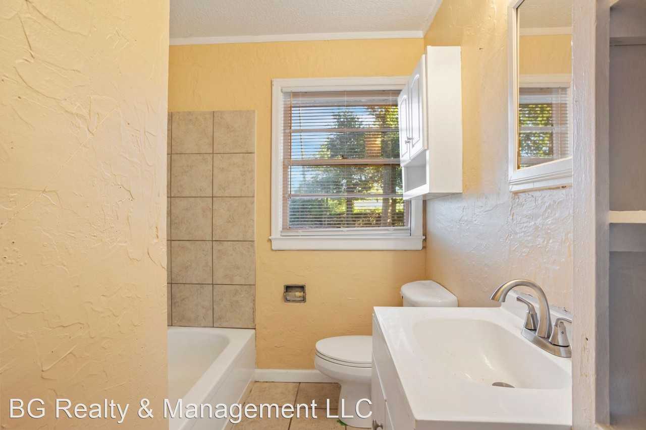 3528 Columbus Cir - Photo 3 of 14