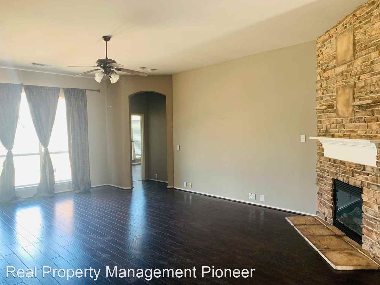 6508 Pine Hills Ln - Photo 3 of 20