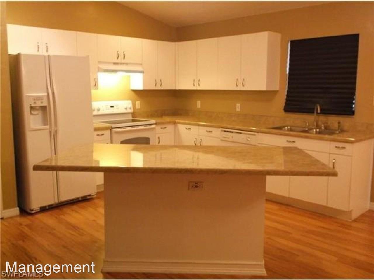 2143 Wyandotte Ave - Photo 2 of 8