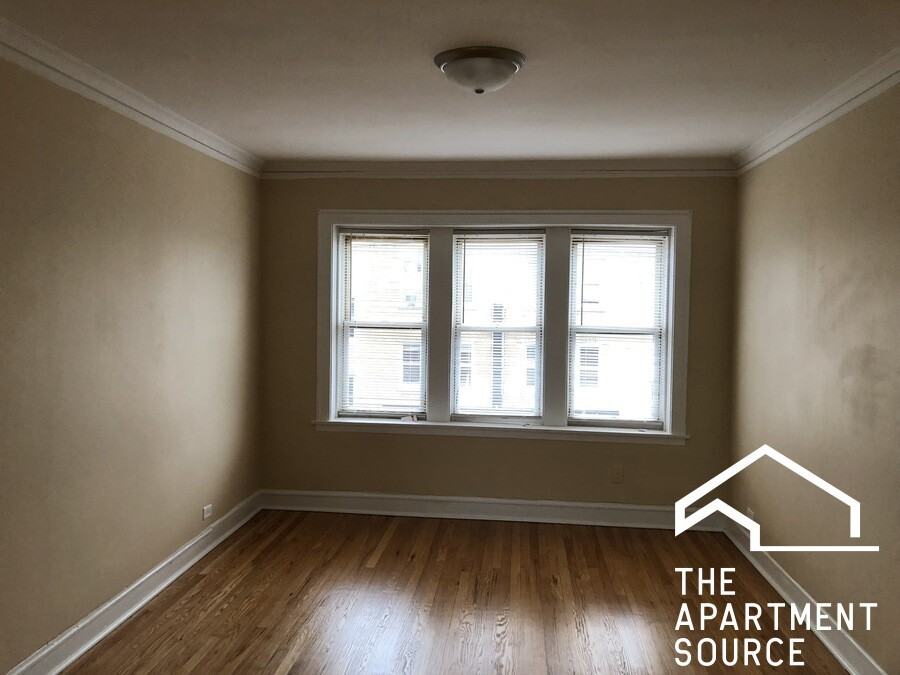 4454 W Diversey Ave #2E - Photo 3 of 11