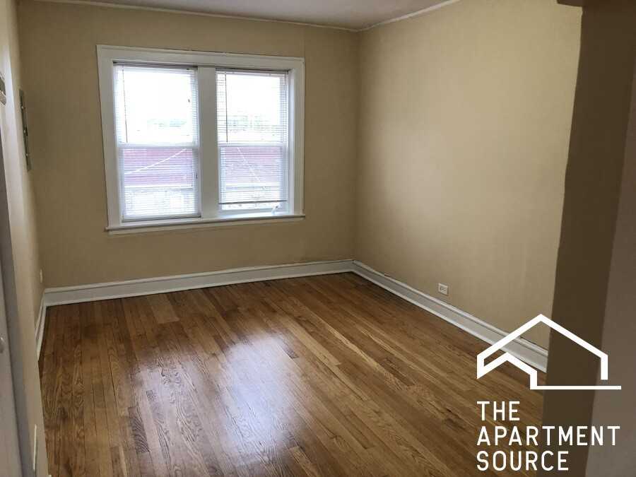 4454 W Diversey Ave #2E - Photo 5 of 11