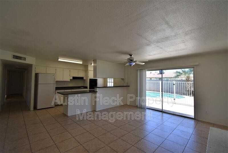 3209 S Hazelton Ln - Photo 3 of 11