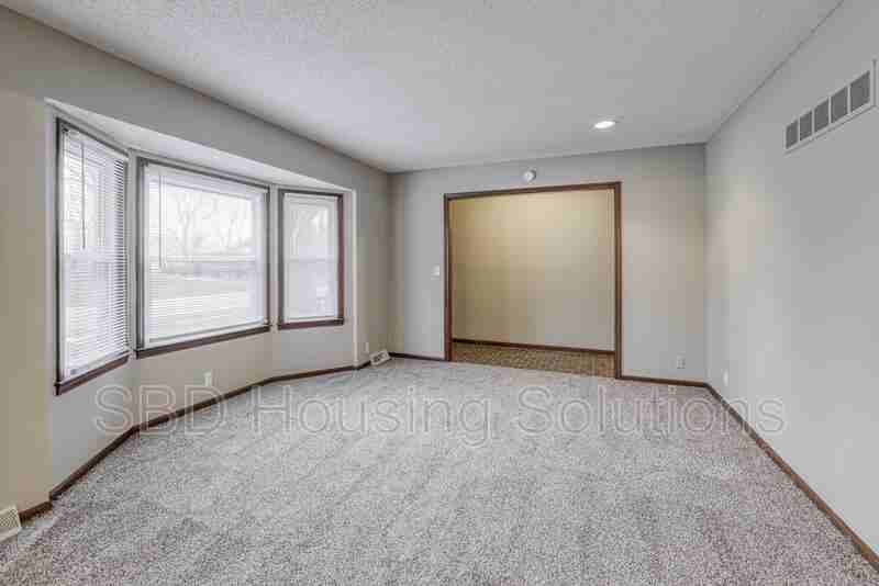 3608 Nw Blue Jacket Dr - Photo 2 of 18