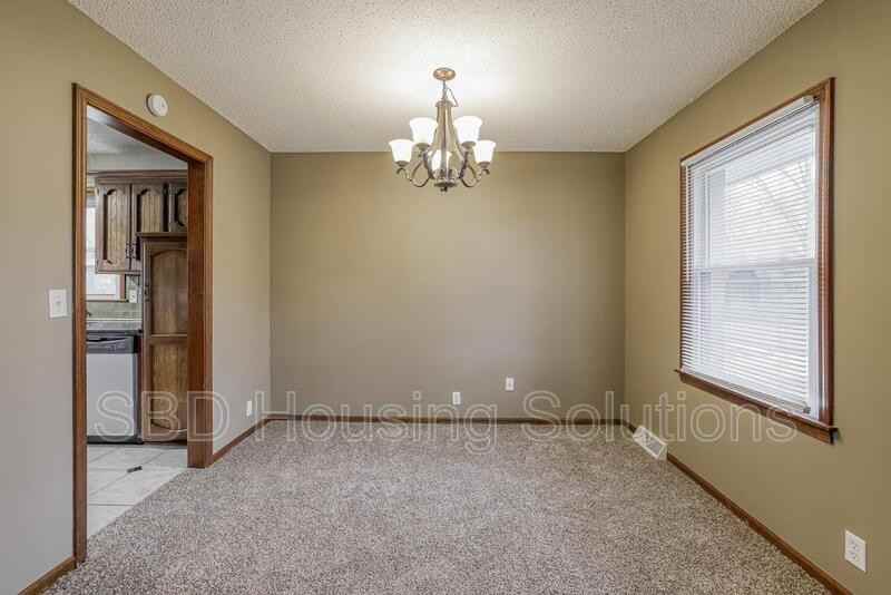 3608 Nw Blue Jacket Dr - Photo 3 of 18