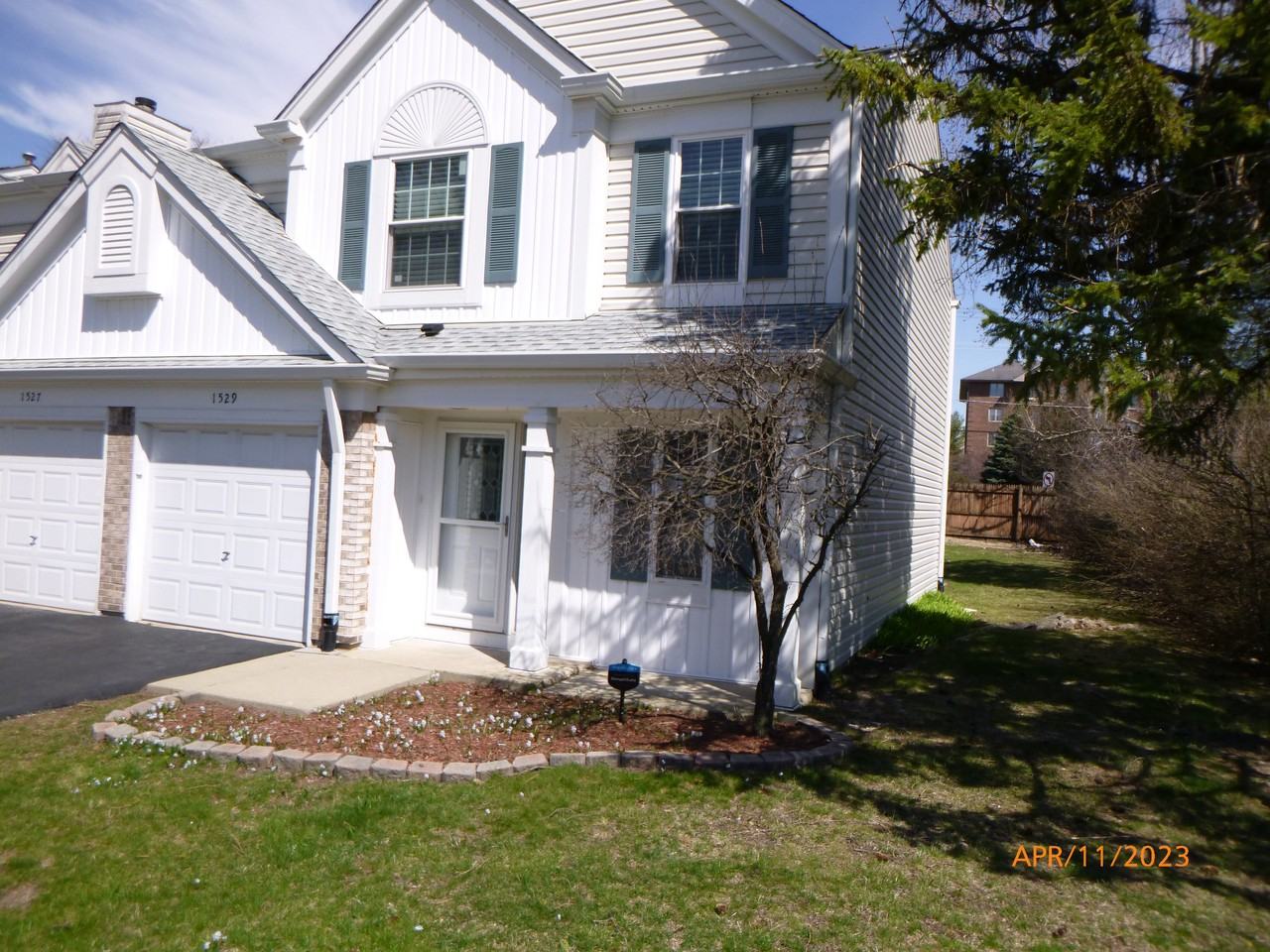 1529 Crab Tree Dr - Photo 2 of 12