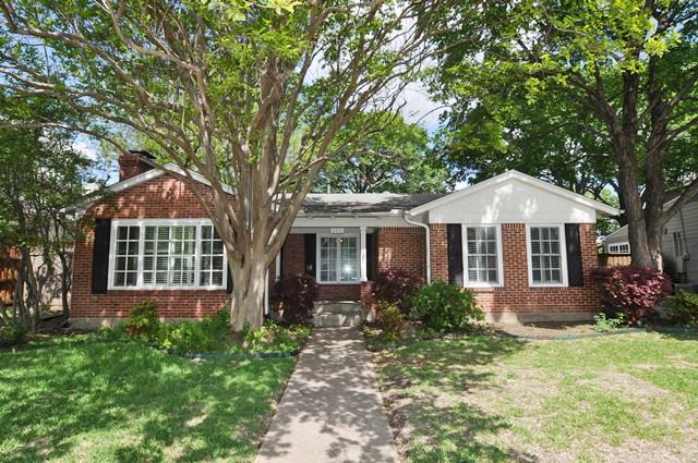 6911 Southridge Dr - Photo 3 of 18