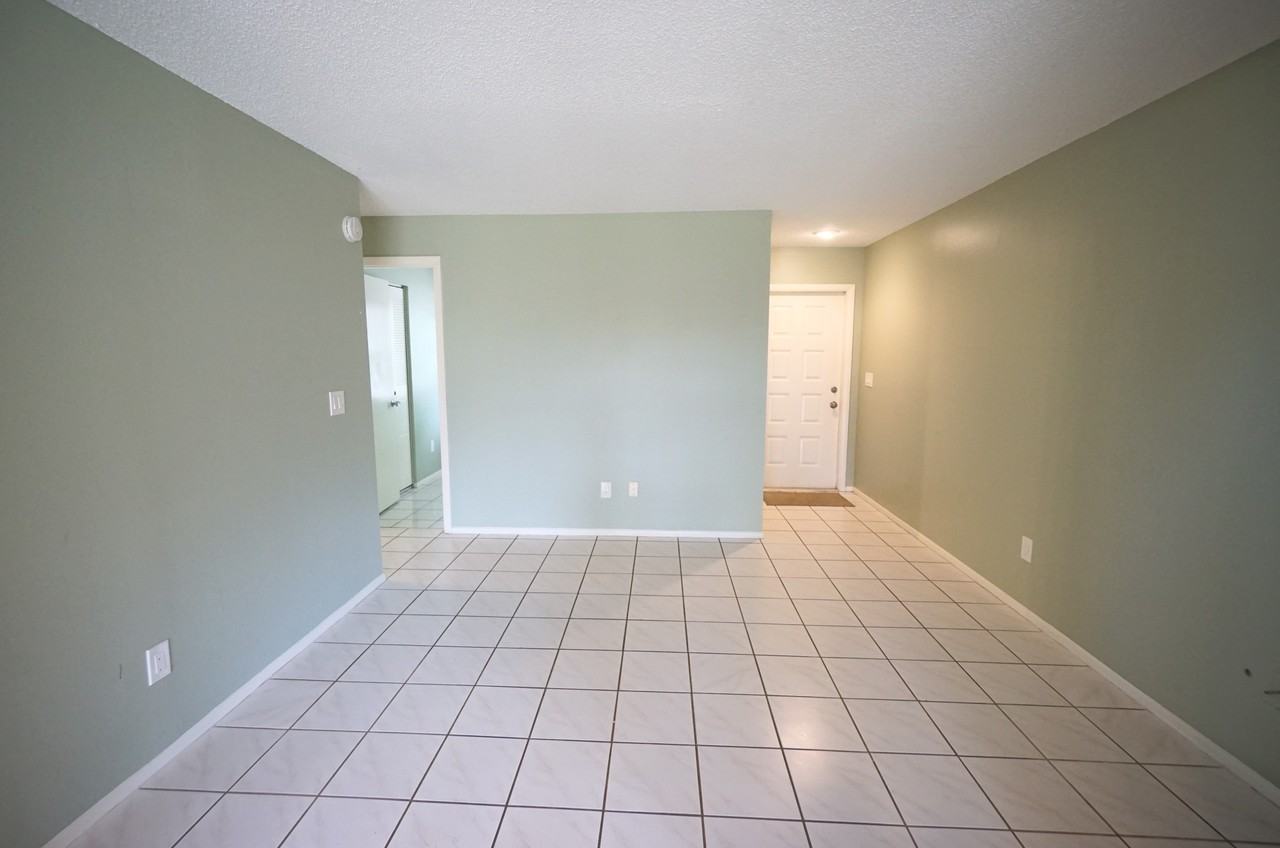 5117 Ellendale Ave - Photo 4 of 19