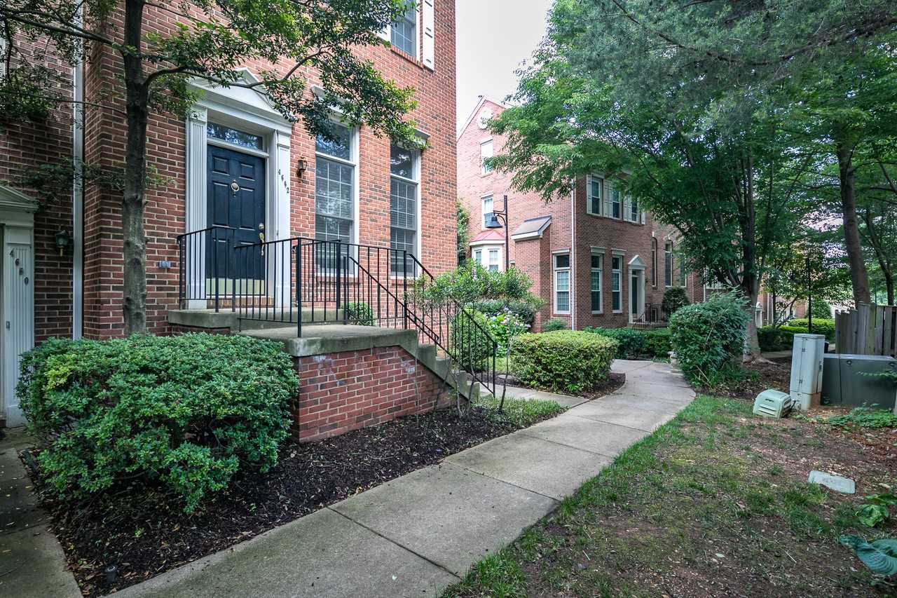 4662 W Braddock Rd - Photo 3 of 30