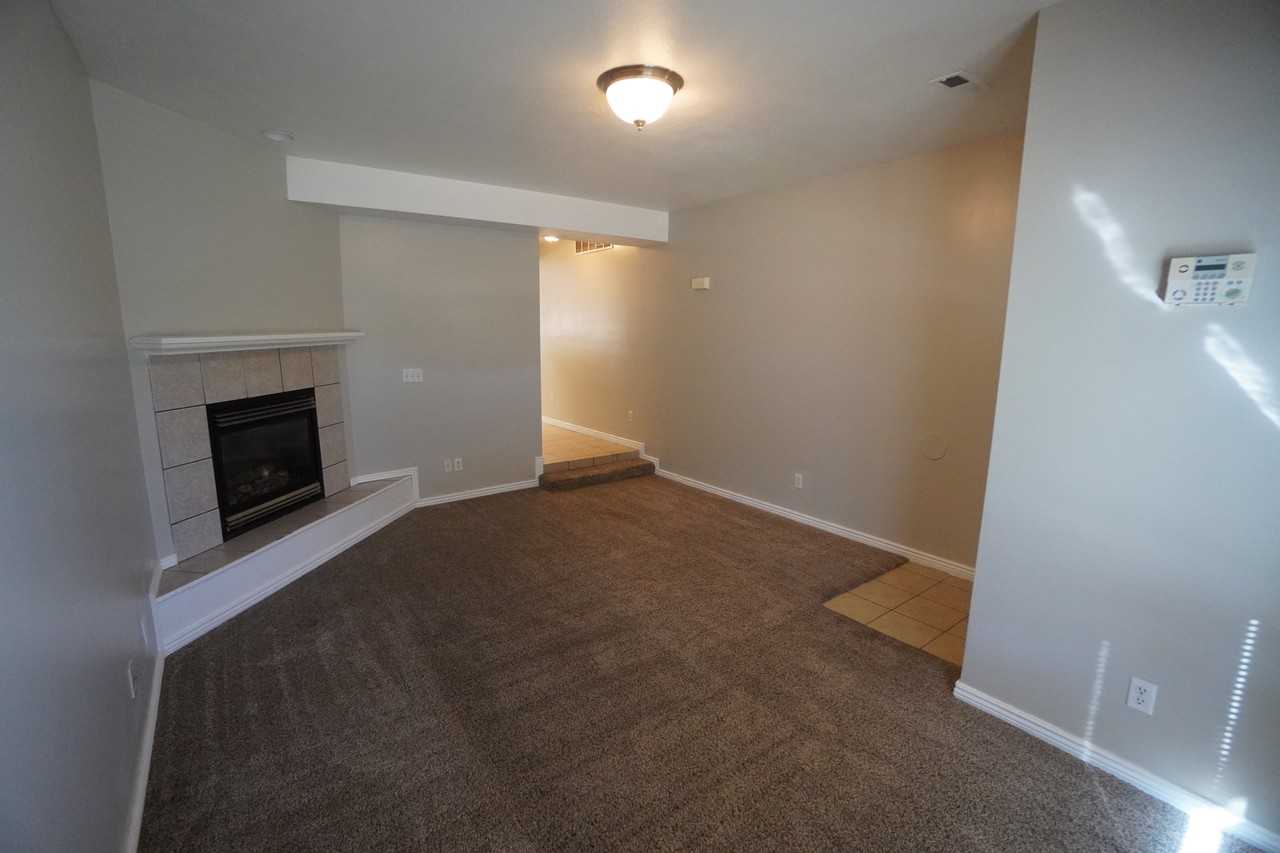 3065 Lincoln Ave - Photo 3 of 28