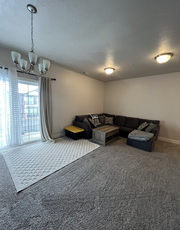 1593 Nw - Photo 3 of 10