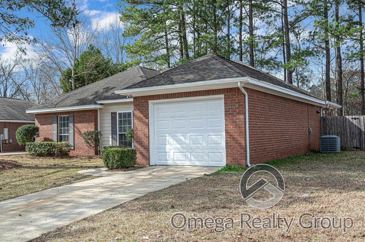 449 River Oaks Dr - Photo 2 of 40