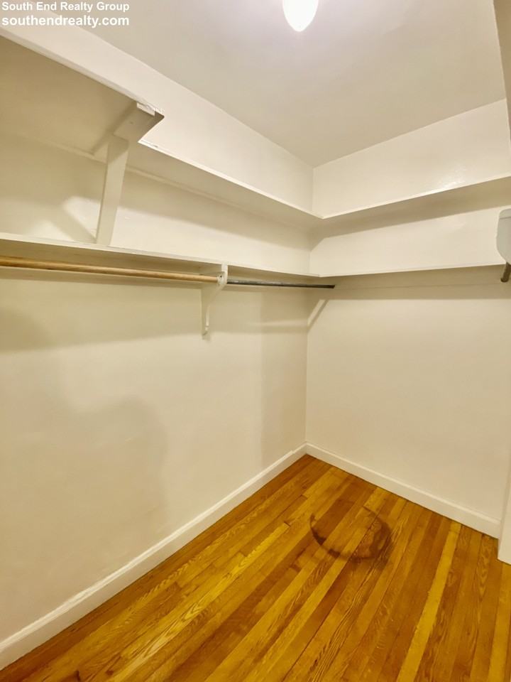 119 Peterborough St #22 - Photo 5 of 10