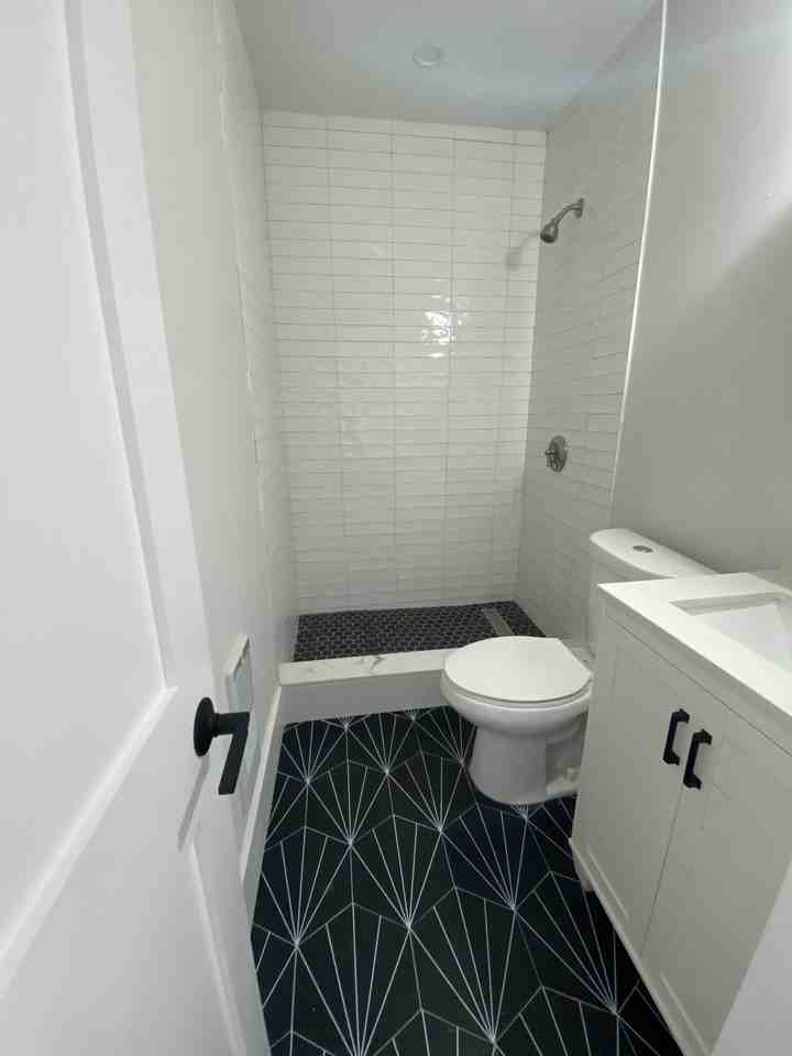 152 Salem St #5 - Photo 4 of 6