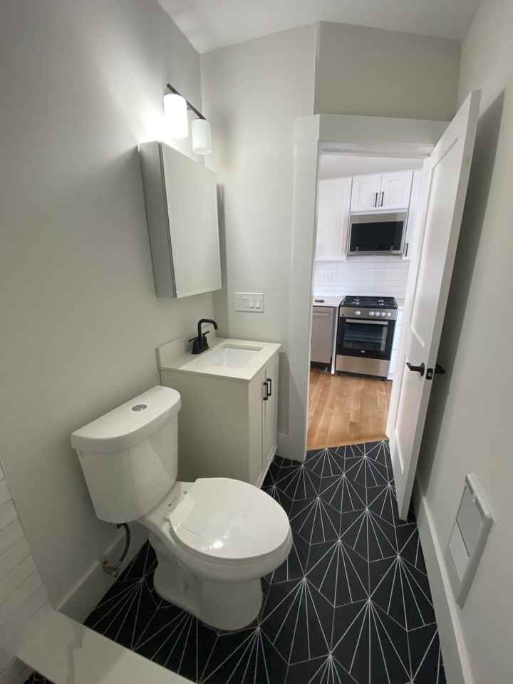 152 Salem St #5 - Photo 5 of 6
