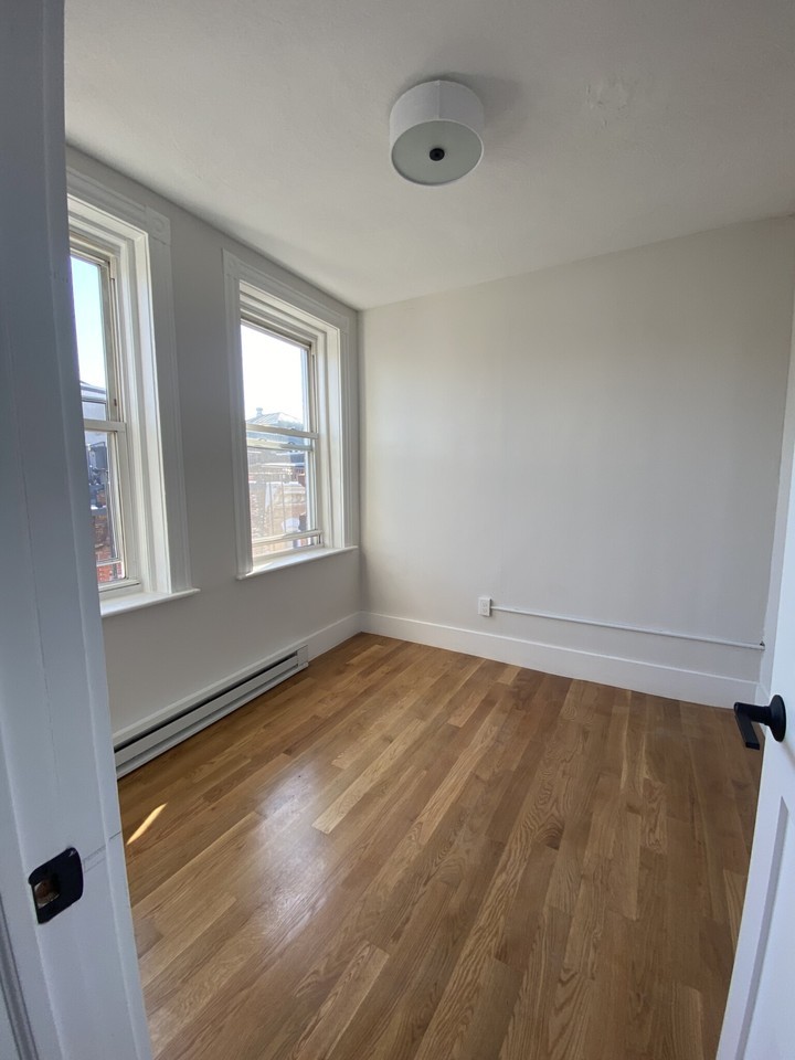 152 Salem St #5 - Photo 6 of 6