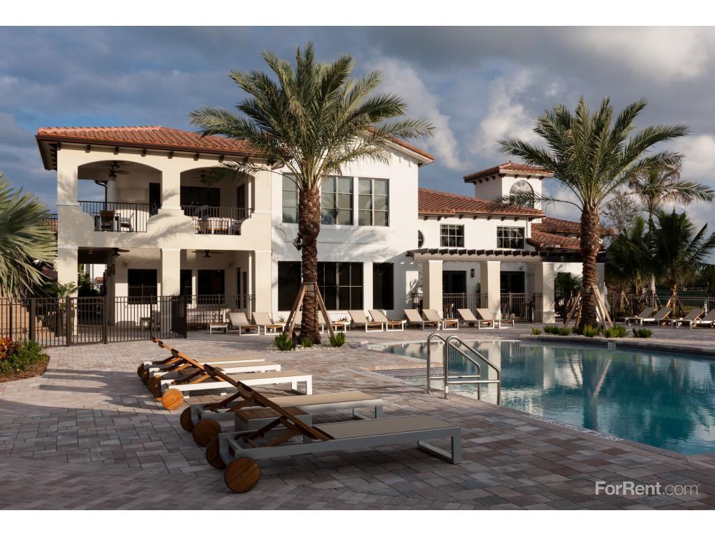 Barcelona Jupiter - Photo 2 of 20