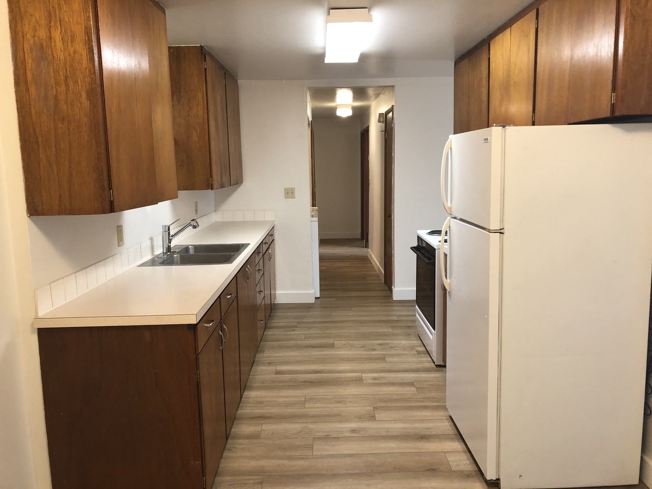 1805 Ne Wheatland Dr #B - Photo 3 of 14