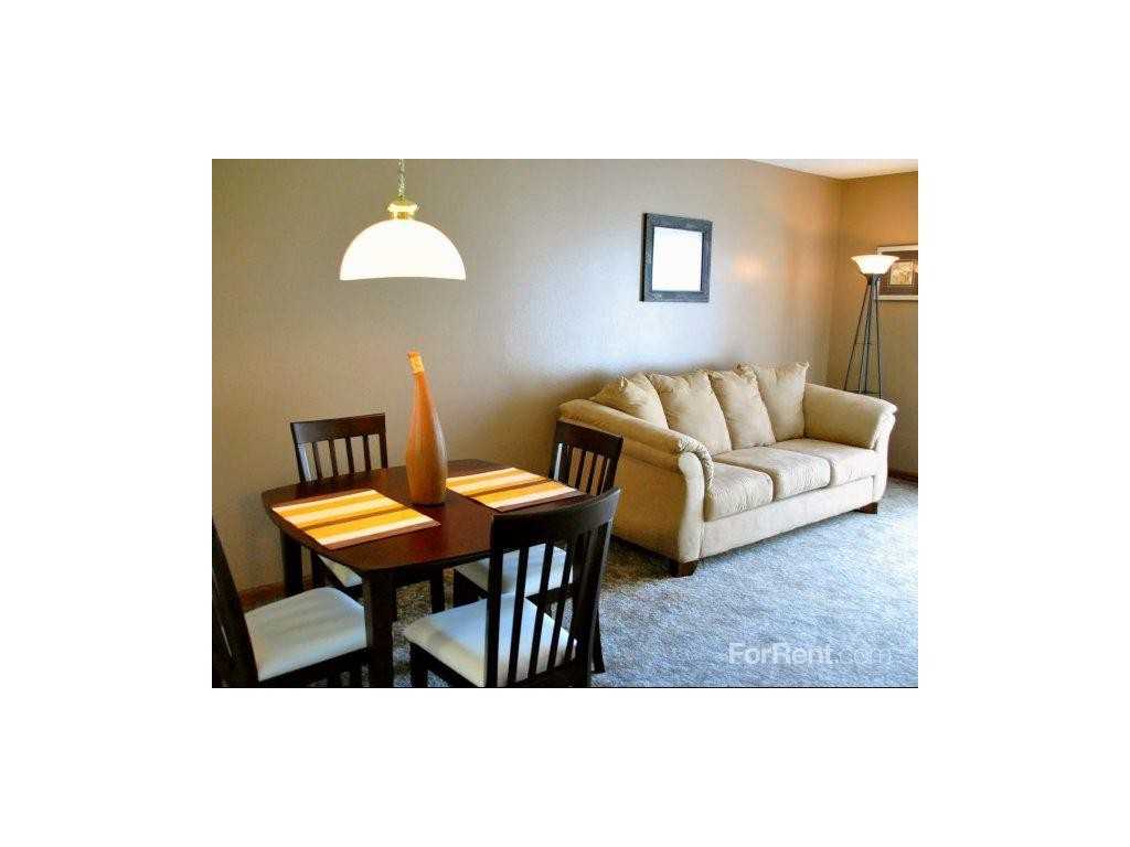 Clearpoint Valley Townhomes - Photo 2 of 10