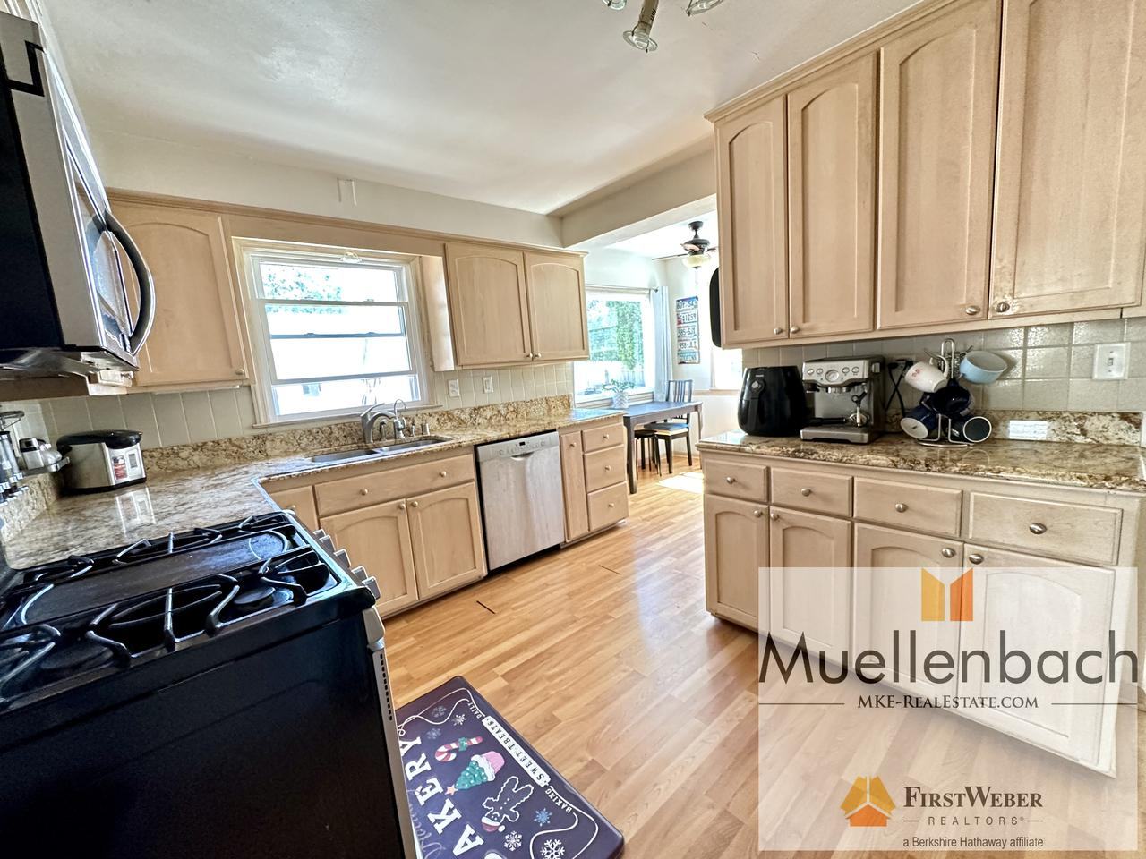 4940 North Wildwood Avenue - Photo 2 of 31