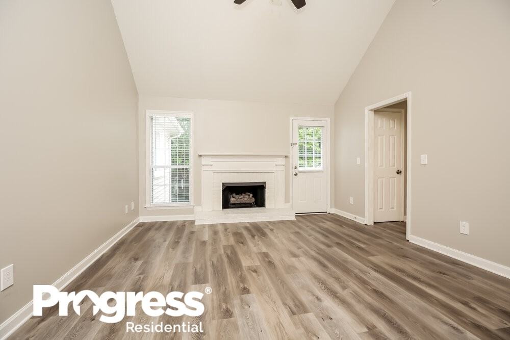 2812 Maple Cir - Photo 3 of 16