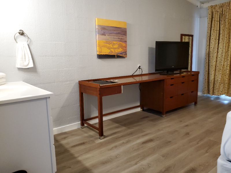 101 7th St #225 - Photo 2 of 8