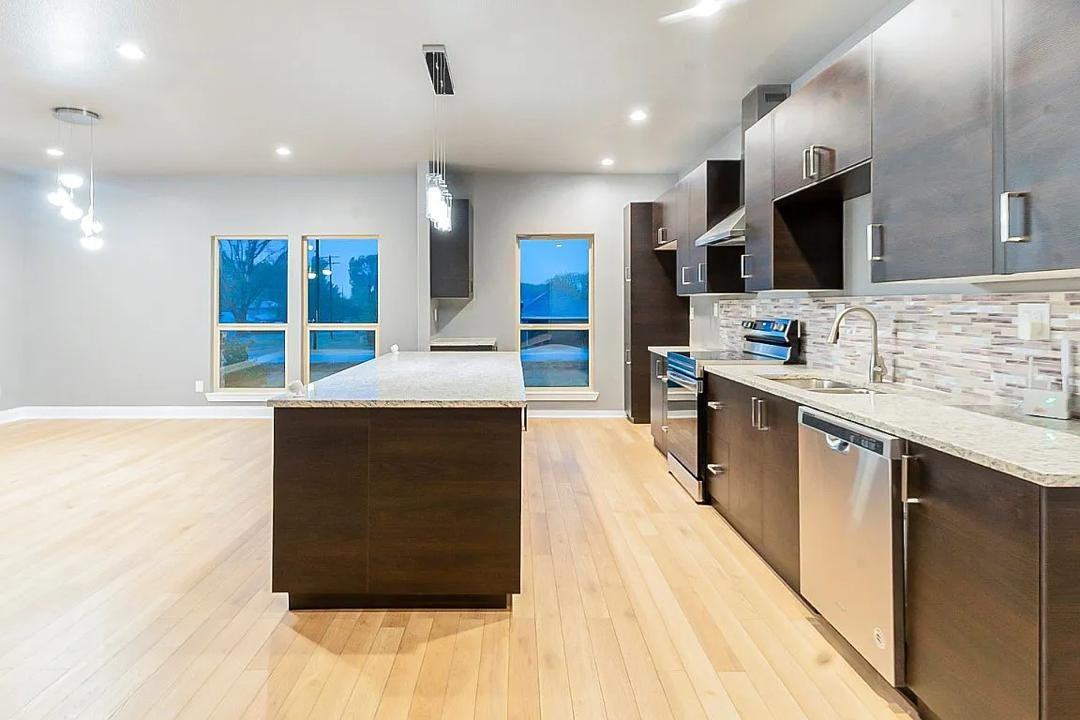 2514 Gerry Way St #NA - Photo 3 of 15