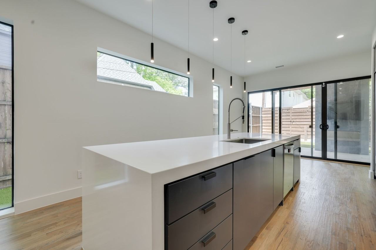 5627 Matalee Ave #NA - Photo 3 of 37