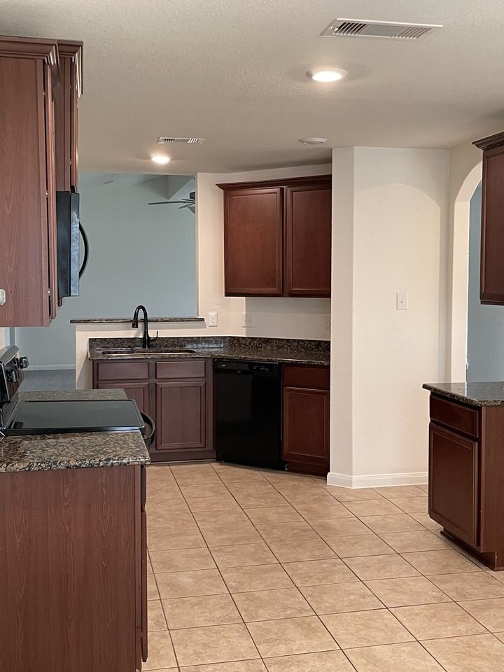 9607 Garnet Grove Dr #NA - Photo 3 of 13