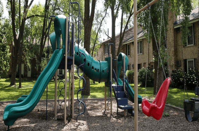 4572 Cedar Lake Rd S - Photo 3 of 15