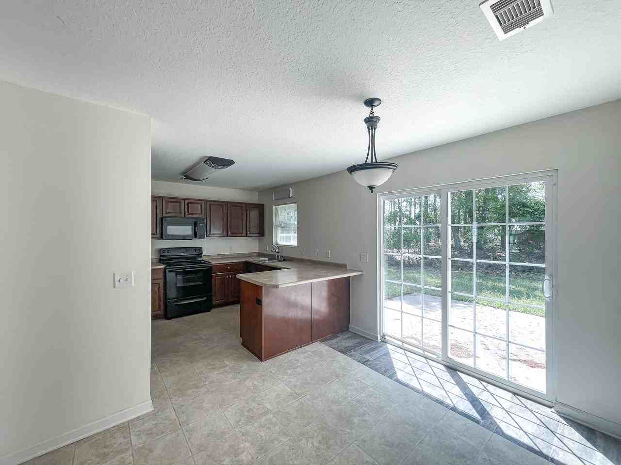 338 S Bridgeport Dr #1 - Photo 3 of 12