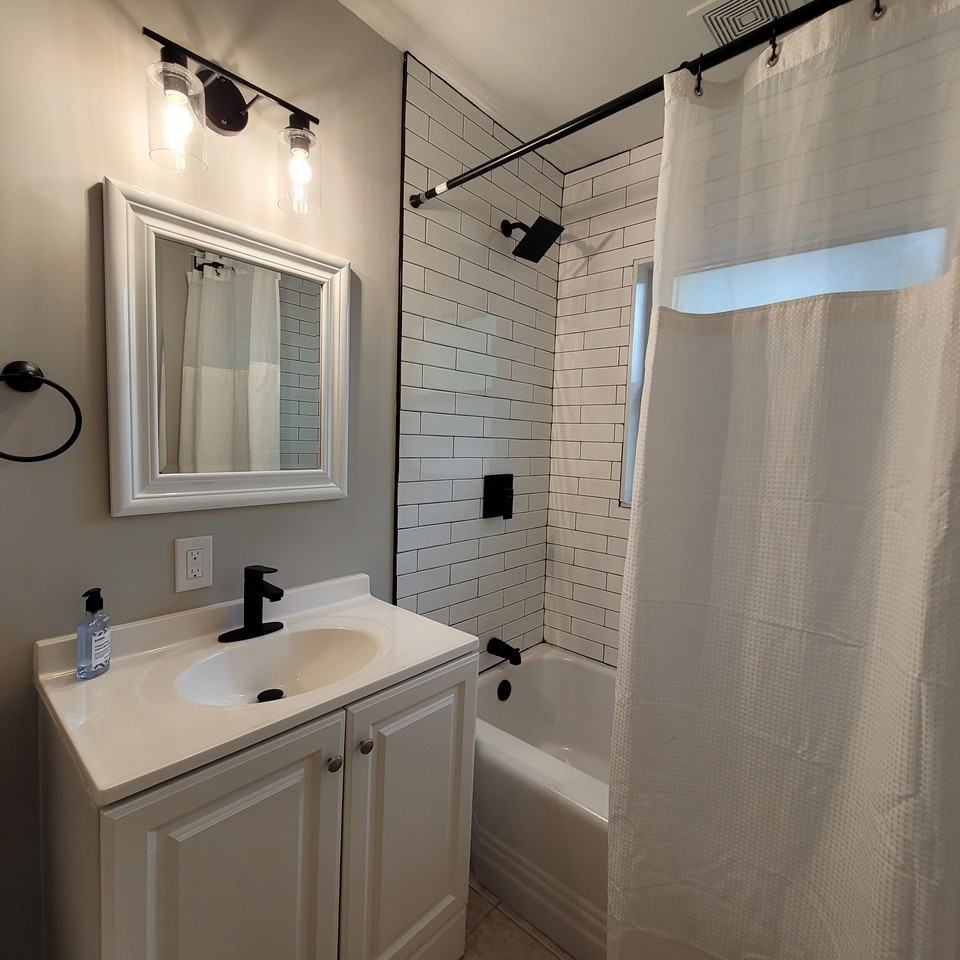 Ne 19th Pl - Photo 7 of 21