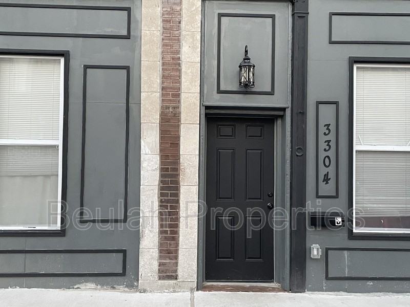 3304 California Ave #B - Photo 2 of 14