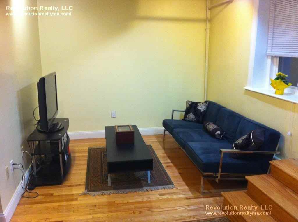 5 Colliston Rd #B - Photo 3 of 8