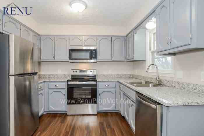 8703 Brenda Ln - Photo 3 of 17